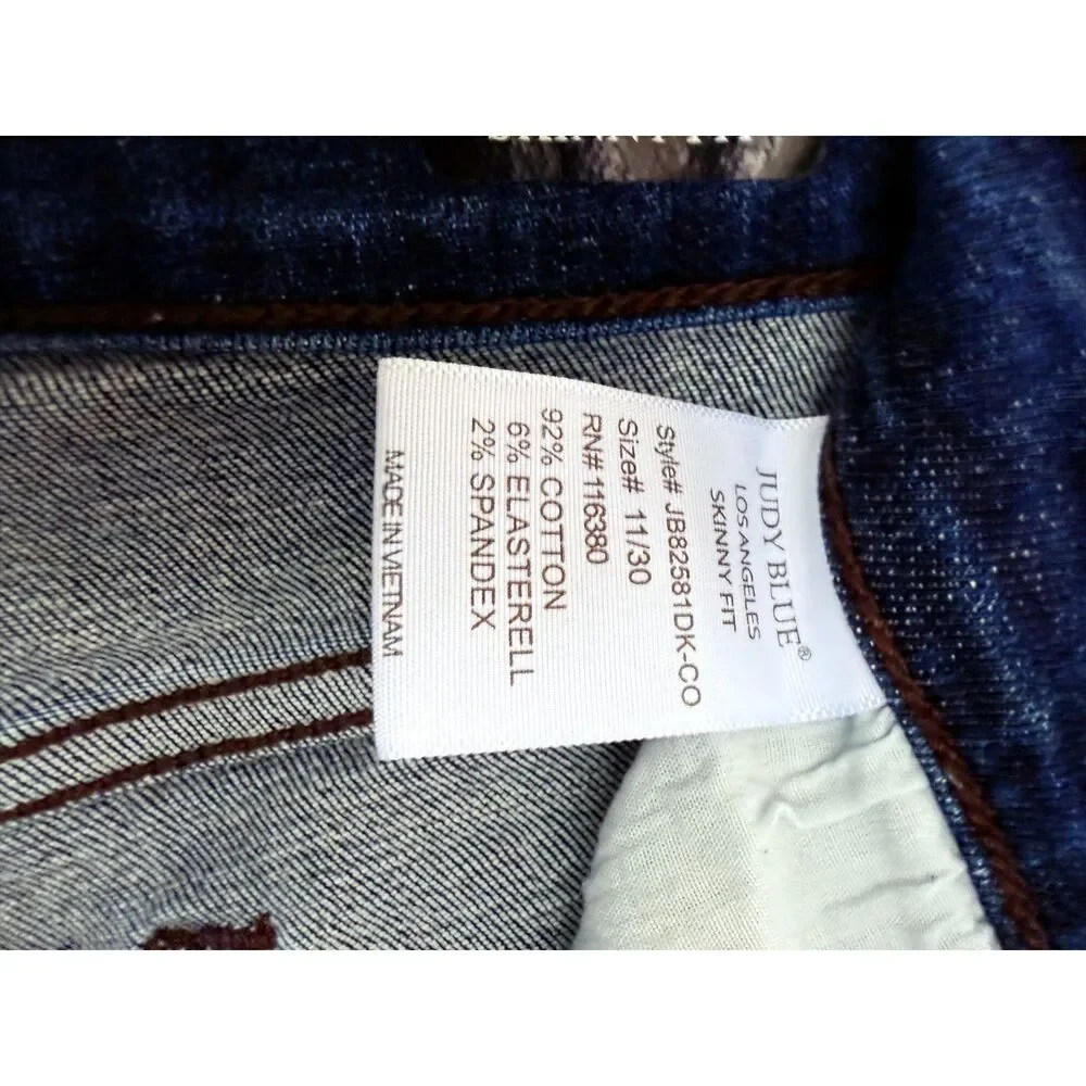 Judy Blue High Rise Distressed Skinny Jeans Raw Hem Size 11/30 - Picture 5 of 9